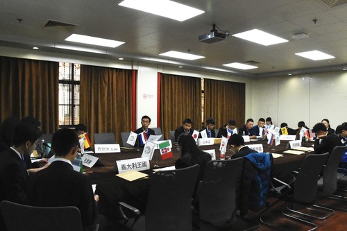 照片六 会场讨论 照片六 会场讨论