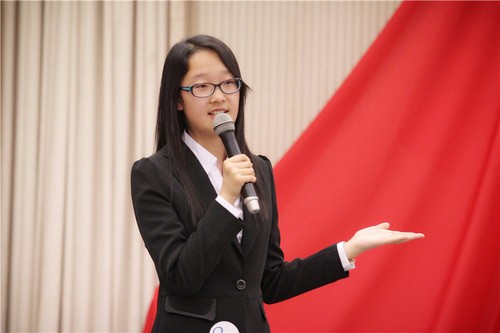 照片七:一等奖获得者,“最佳创意奖”获得者,年度UIR演说家:张钧轶 照片七:一等奖获得者,“最佳创意奖”获得者,年度UIR演说家:张钧轶