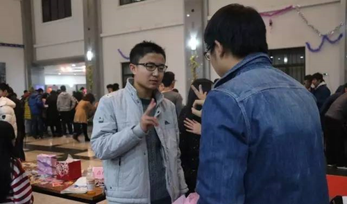 图片三(心语手语社活动现场) 图片三(心语手语社活动现场)