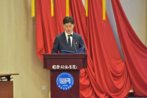 沈绎州同学主持会议 沈绎州同学主持会议