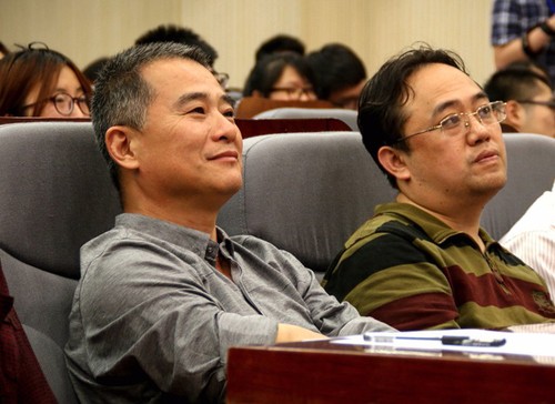 照片二:田禾副书记、陈斌副处长观看比赛 照片二:田禾副书记、陈斌副处长观看比赛