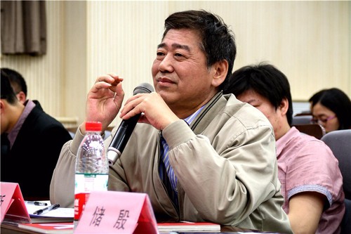 照片九:黎陆昕老师点评选手表现 照片九:黎陆昕老师点评选手表现