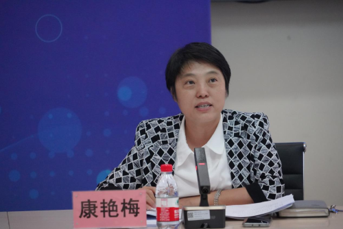 康艳梅副院长主持会议 康艳梅副院长主持会议