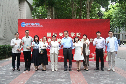 赛后合影 赛后合影