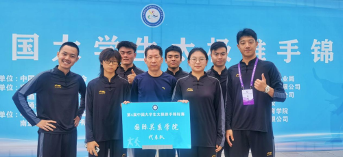 教练与队员合影 教练与队员合影